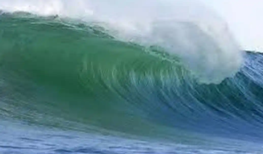 Ilustrasi. Gelombang tinggi (Foto: Ist)