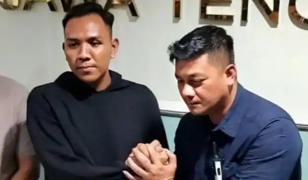 Pewarta foto ANTARA bernama Makna Zaezar (MZ) dikeplak kepalanya oleh Ipda E saat meliput kegiatan Kapolri Jendral Pol. Listyo Sigit Prabowo di Stasiun Tawang, Semarang, Jawa Tengah