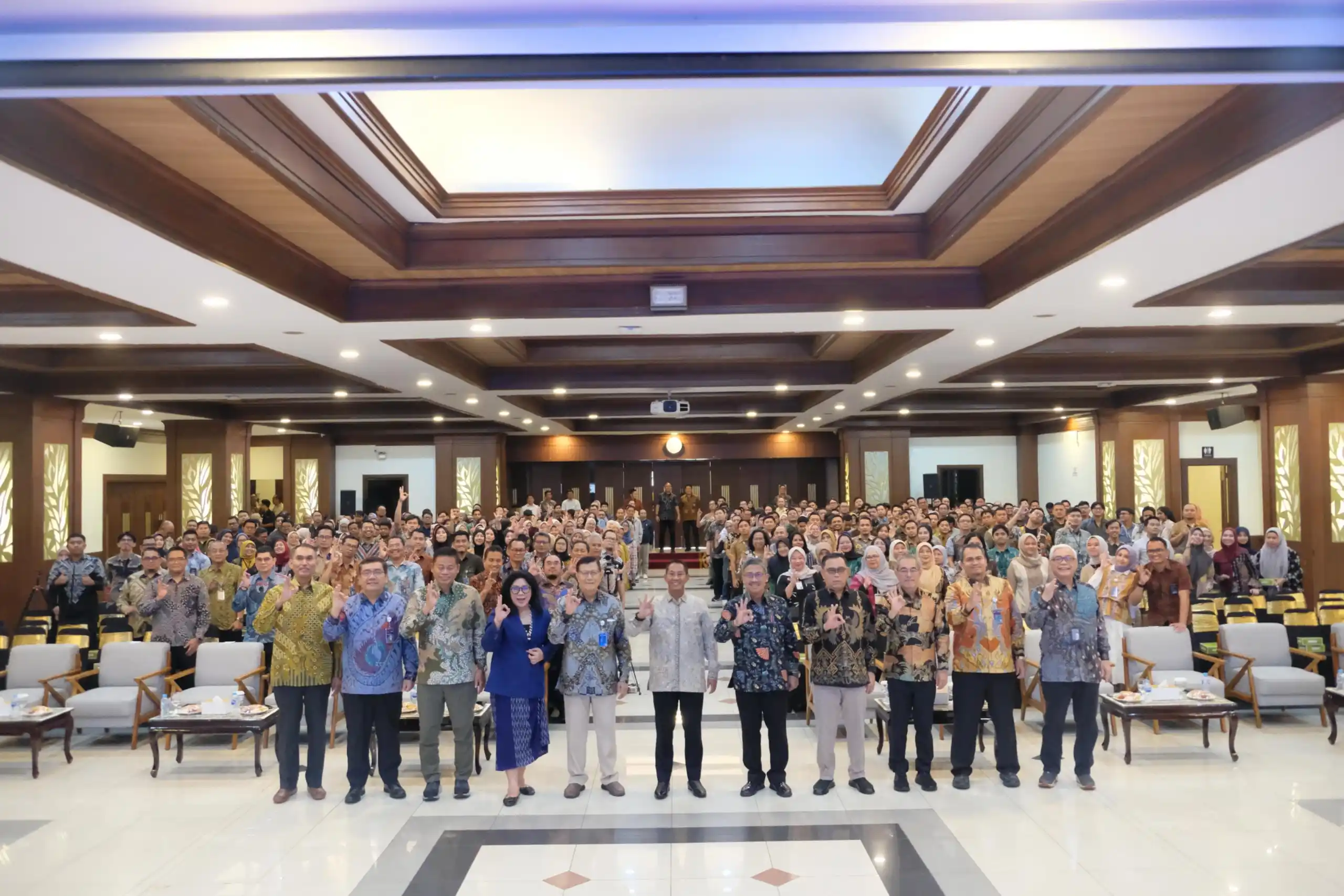 Jajaran pucuk pimpinan Bulog yang lama dan yang baru (ist)