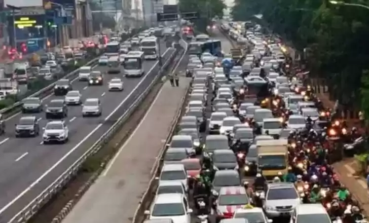 Penamapakan kemacetan di Jakarta (Foto: Dok MI)