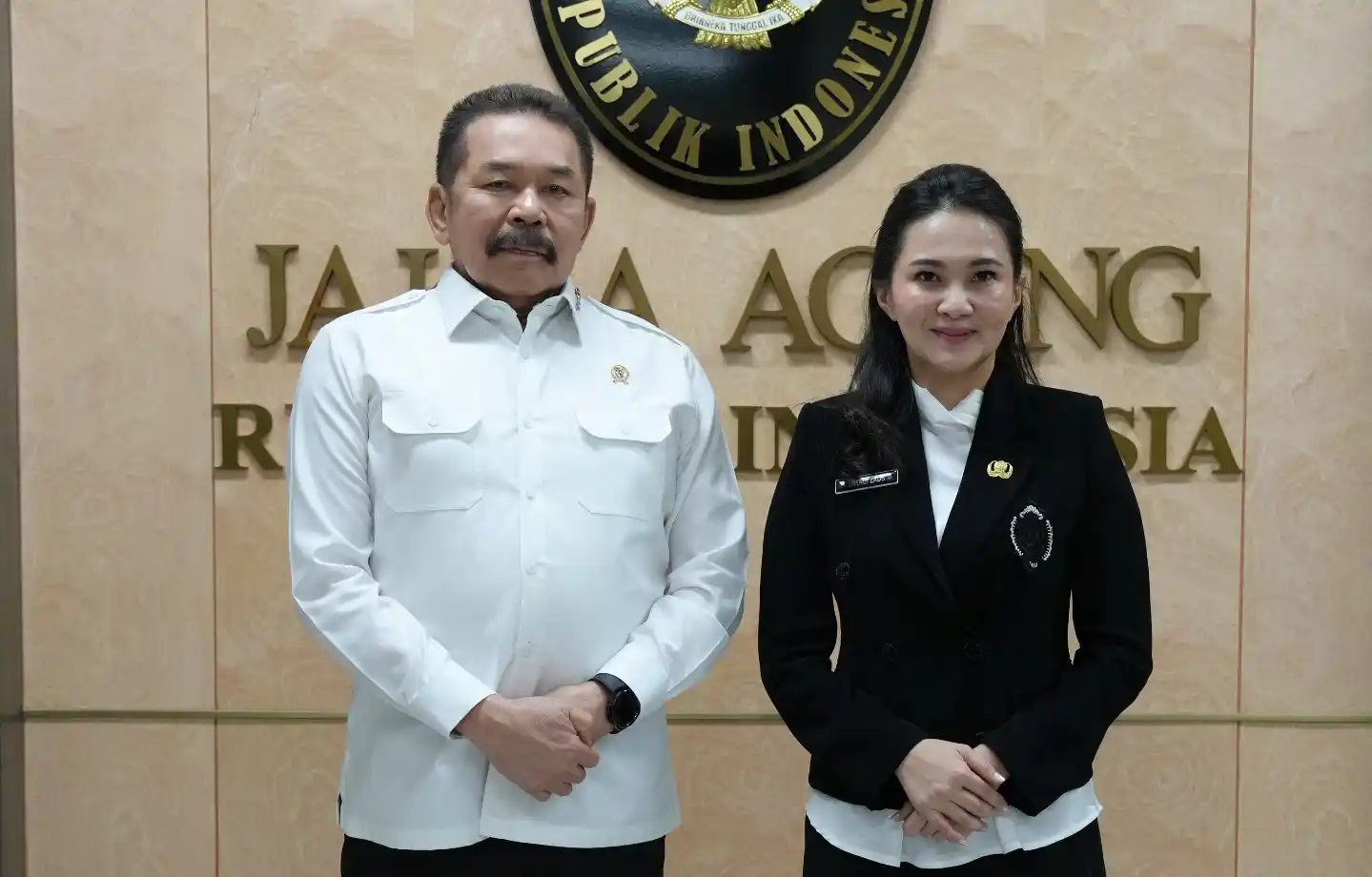 Jaksa Agung ST Burhanuddin bersama Gubernur Malut Sherly Tjoanda (Foto: Dok/Kejagung/MI)