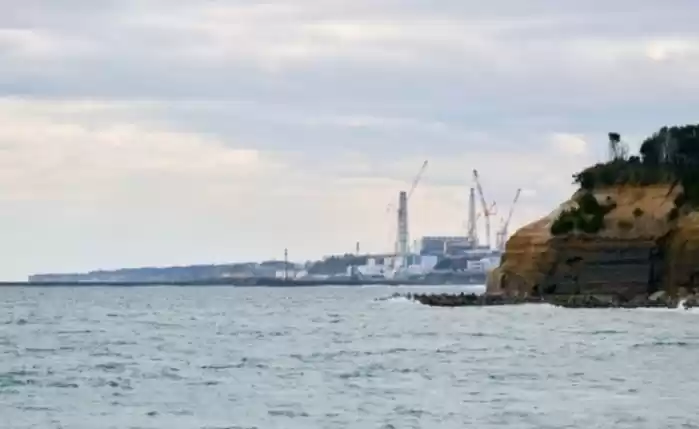 Foto yang menunjukkan Pembangkit Listrik Tenaga Nuklir Fukushima Daiichi dilihat dari Futabacho, Futabagun, Prefektur Fukushima, Jepang. (Foto: Antara)