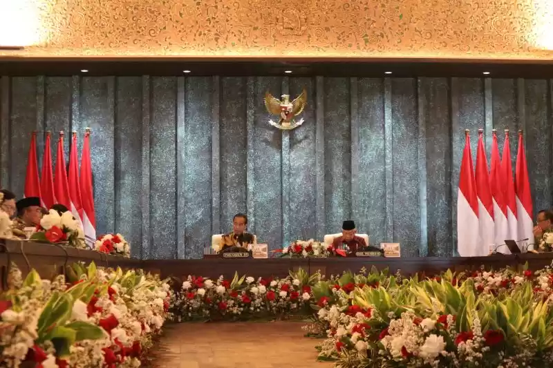 Presiden Joko Widodo memimpin Sidang Kabinet Paripurna terakhir di Istana Garuda IKN, Kalimantan Timur, Jumat (13/9/2024). [Foto: ANTARA]