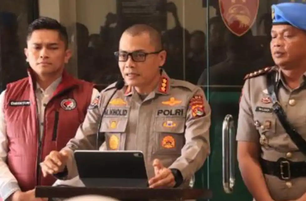 Kabid Humas Polda NTB Kombes Pol Muhammad Kholid (Tengah) (Foto: Ist)