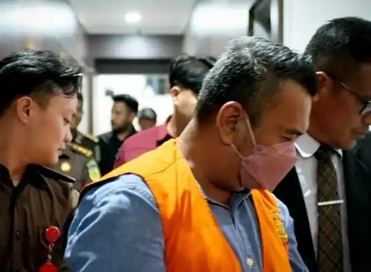 Kejaksaan Tinggi (Kejati) Bengkulu Kepala Cabang Sucofindo Bengkulu, Imam Sumantri dan Direktur PT Ratu Samban Mining (RSM), Edhie Santosa sebagai tersangka kasus dugaan korupsi tambang batu bara yang merugikan negara hingga Rp500 miliar. Tersangka telah ditahan pada Senin (28/7/2025) malam.