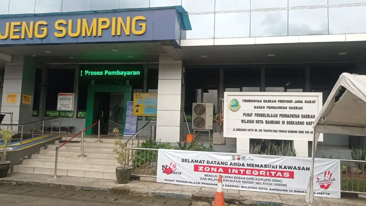 Kantor Samsat Soekarno Hatta (Soetta), Jl. Soekarno Hatta, Kota Bandung, Jawa Barat. (Foto: Sugiyanto/MI)