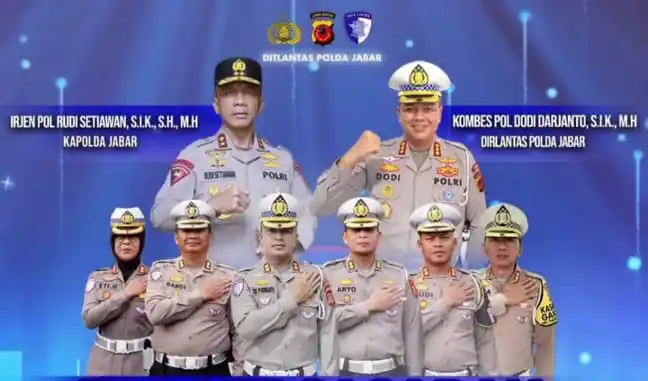Kapolda Jawa Barat Irjen Pol Rudi Setiawan, didampingi Dirlantas Polda Jabar, Kombes Pol Dodi Darjanto beserta jajaran. (Foto: Instagram/@rtmcpoldajabar)