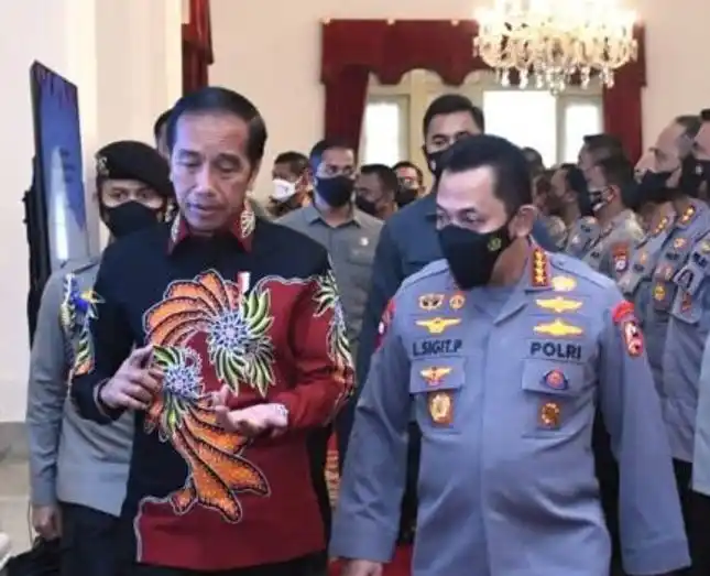 Jokowi dan  Kapolri Jenderal Pol Listyo Sigit Prabowo (Foto: Dok MI/Istimewa)