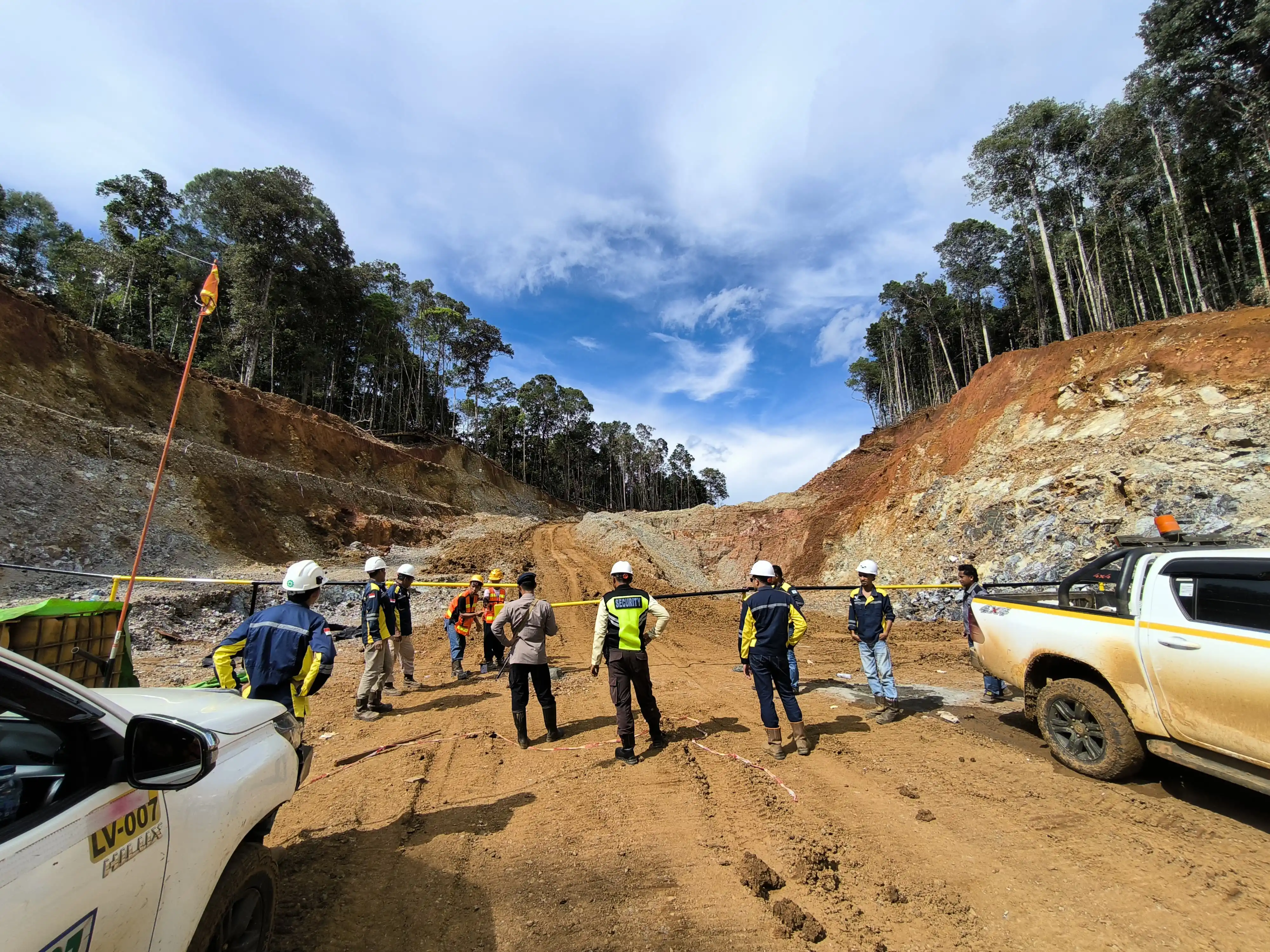 Buka Kawasan Hutan Tanpa Izin, Anak Usaha Harum Energy Tbk Diduga Kuat Melanggar Hukum (Foto: CERI)