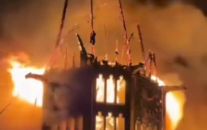 Kebakaran Gereja Vondelkerk di Amsterdam (Foto: Tangkapan Layar)