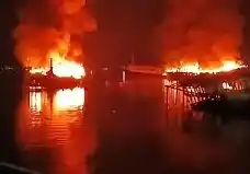 Kebakaran Kapal di Perairan Teluk Kayangan, Desa Labuhan Lombok, Kecamatan Pringgabaya, Lombok Timur (Foto: Repro)