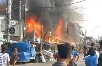 Kebakaran Warteg di Penjaringan Jakarta Utara (Foto: Ist)