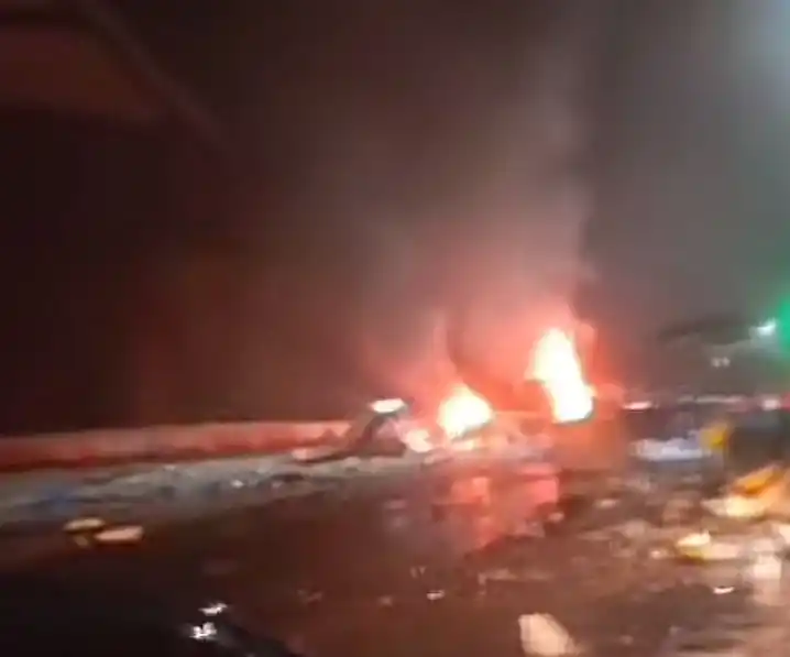 Kecelakaan Gerbang Tol Ciawi [Foto: Tangkapan layar]