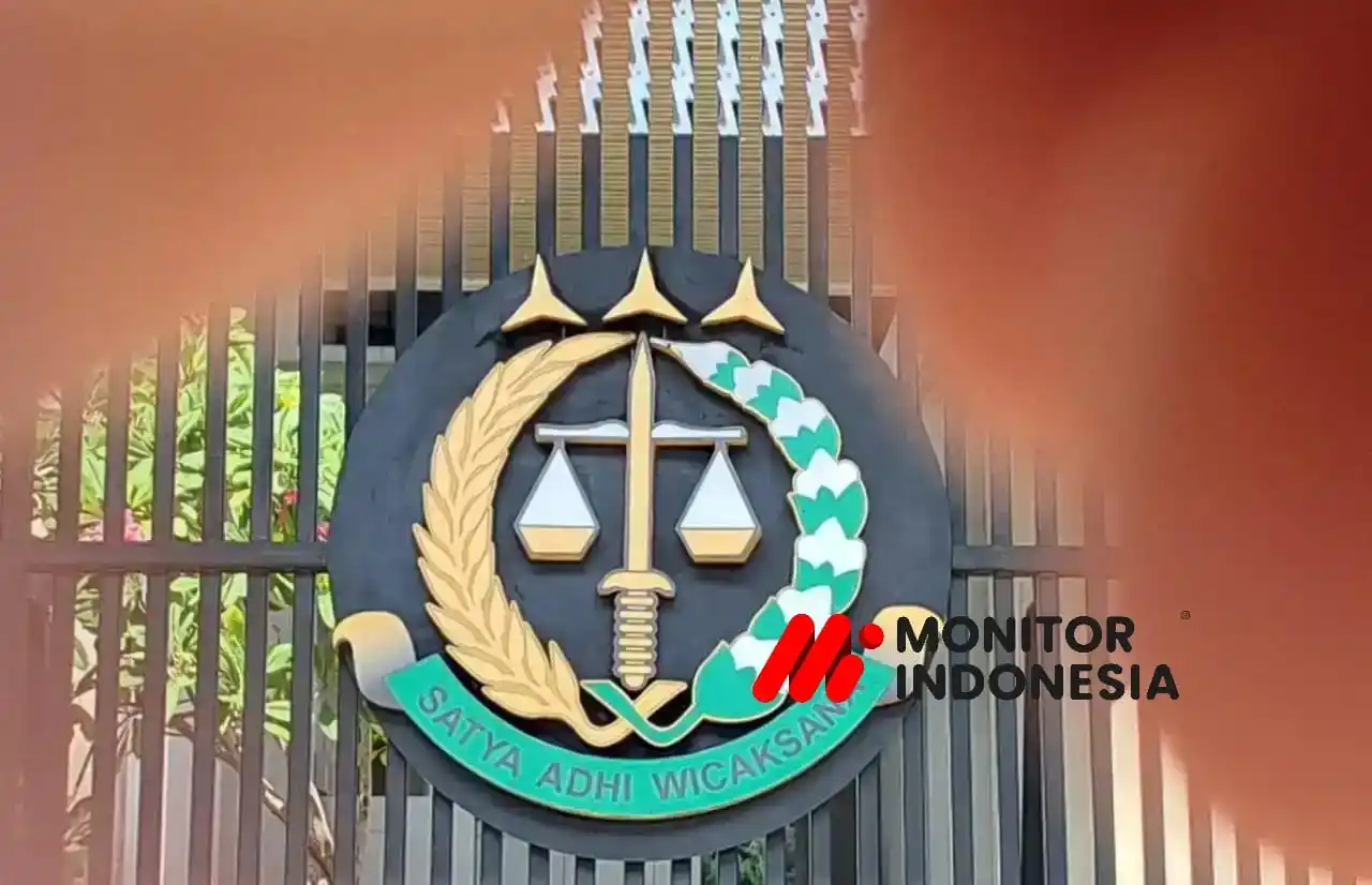 Kejagung belum lama ini menggeledah rumah Siti Nurbaya dalam kasus dugaan korupsi tata kelola sawit KLHK periode 2015–2024. Meski Jaksa Agung menyebut sudah ada tersangka, Kejagung menyatakan perkara masih penyidikan umum. Publik mempertanyakan transparansi dan arah penegakan hukum di sektor sawit - Kejaksaan Agung (Kejagung) (Foto: Dok MI/Aswan)