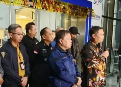 Konferensi pers di kantor KPK Jakarta, Jumat (19/12/2025).