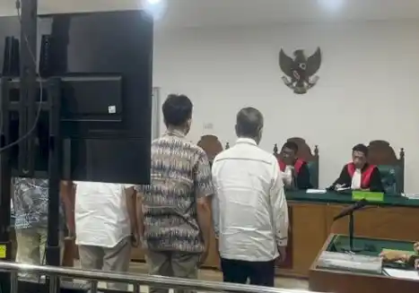 Empat terdakwa kasus korupsi proyek pembangunan Light Rail Transit (LRT)  Palembang tahun 2016–2020 dijatuhi vonis berbeda-beda oleh Majelis Hakim Pengadilan Tindak Pidana Korupsi (Tipikor) Palembang, Selasa (6/5/2025)