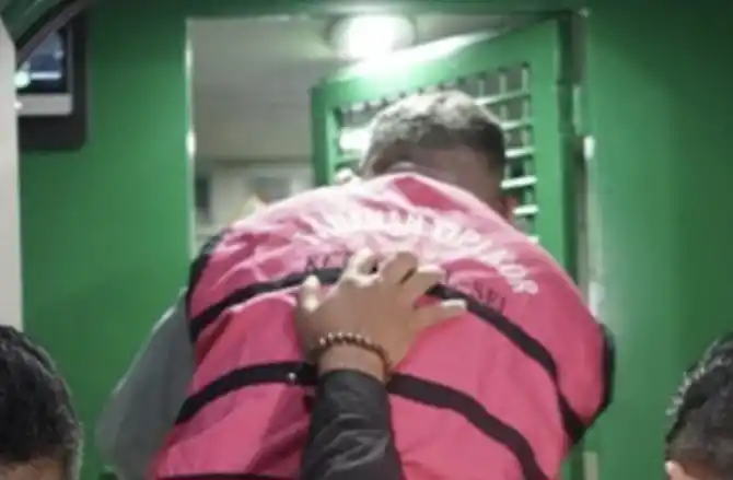 Kejaksaan Tinggi (Kejati) Sulawesi Selatan (Sulsel) menetapkan  Direktur Utama PT Karaga Indonusa Pratama, TGS, sebagai tersangka baru kasus duggan korupsi Proyek Pembangunan Perpipaan Air Limbah Kota Makassar Zona Barat Laut (Paket C-3) Tahun  2020-2021.