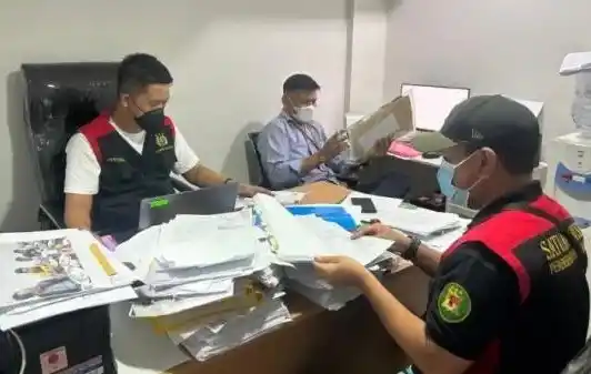 Jaksa penyidik pada Kejaksaan Tinggi (Kejati) Sulawesi Tenggara (Sultra) telah melakukan penggeledahan di Kantor Badan Penghubung Provinsi Sulawesi Tenggara di Jakarta, Rabu (26/3/2025) (Foto: Dok MI)