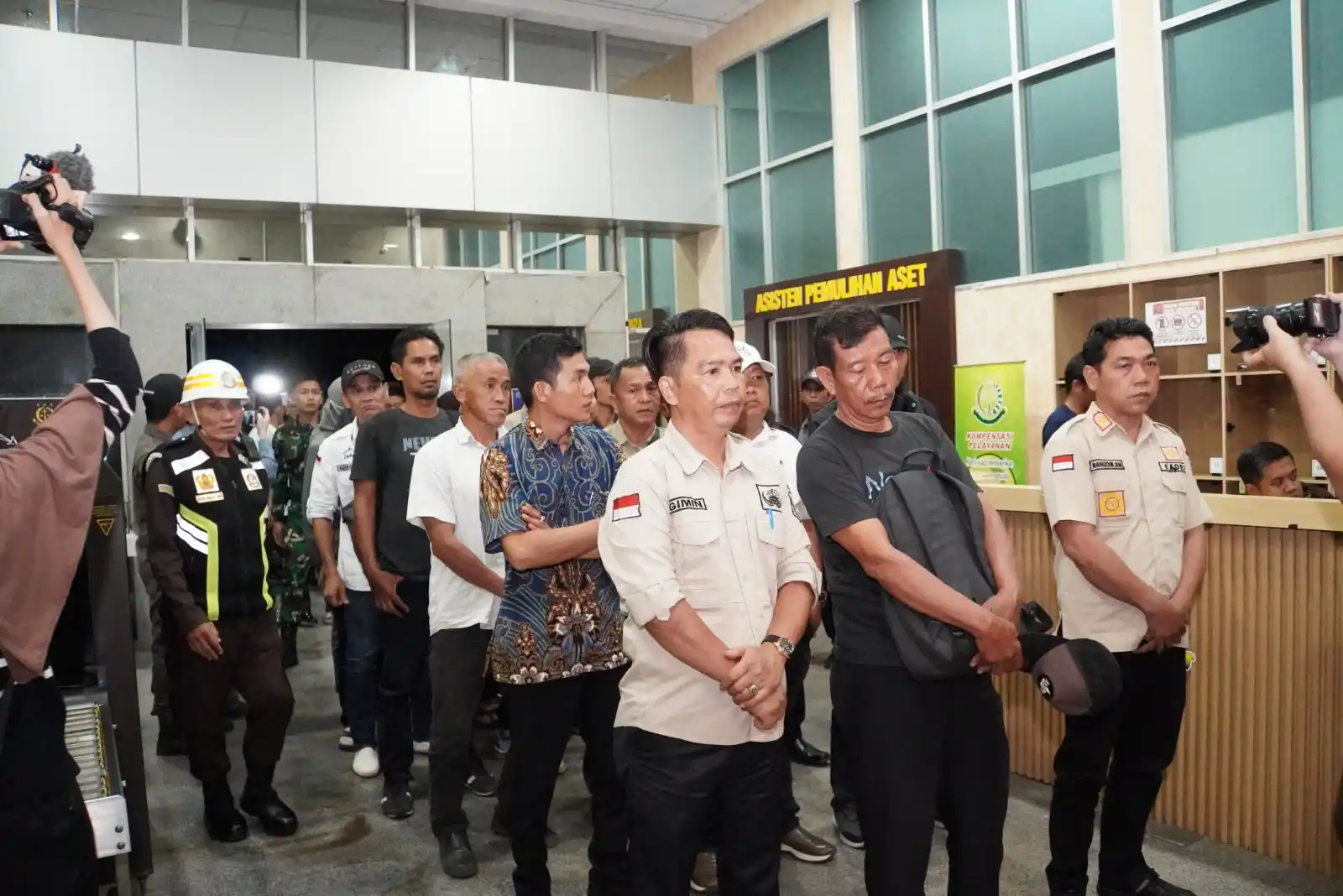 Kamis tanggal 24 Juli 2025, Tim Bidang Tindak Pidana Khusus Kejaksaan Tinggi Sumatera Selatan telah melakukan Operasi Tangkap Tangan (OTT) di Kantor Camat Pagar Gunung. Bahwa Operasi Tangkap Tangan (OTT) ini semua atas perintah, seizin, dan persetujuan Kepala Kejaksaan Tinggi Sumatera Selatan karena adanya dugaan aliran dana untuk Oknum Penegak Hukum.  (Foto: Dok MI)