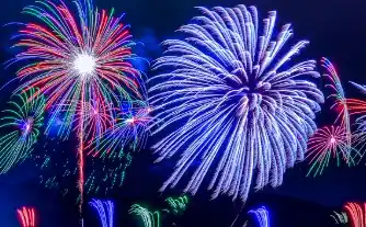 Ilustrasi - Kembang Api saat perayaan malam Tahun Baru