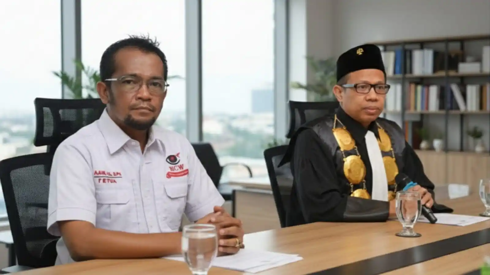 Ketua DPD Bekasi Raya LSM NCW, Herman Parulian Simaremare (kiri) dan Legal Hukum, Antoni (kanan) (Foto: Ist)