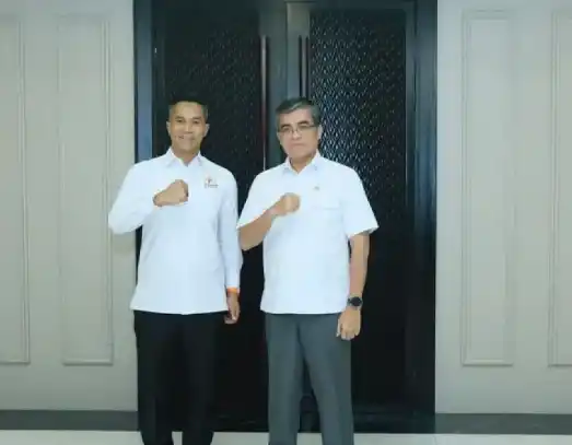 Ketua Umum Kamar Dagang dan Industri (Kadin) Indonesia, Anindya Novyan Bakrie (kiri) Menteri Ketenagakerjaan, Yassierli (Foto: Repro)