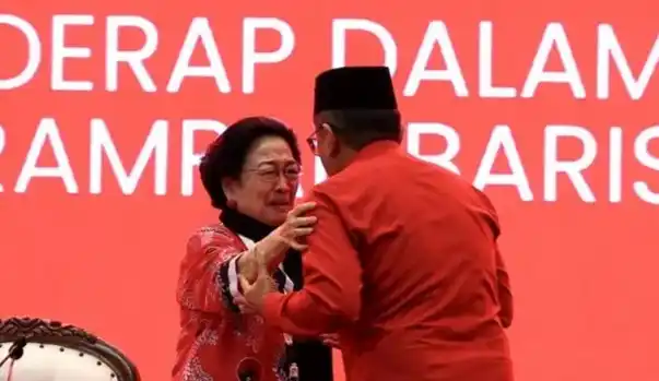 Ketum PDIP Megawati Sokarnoputri bersama Sekjen PDIP Hasto Kristiyanto (Foto: Ist)