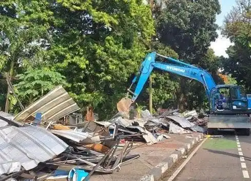 Kios-kios di Pasar Barito Jaksel Dibongkar (Foto: Ist)