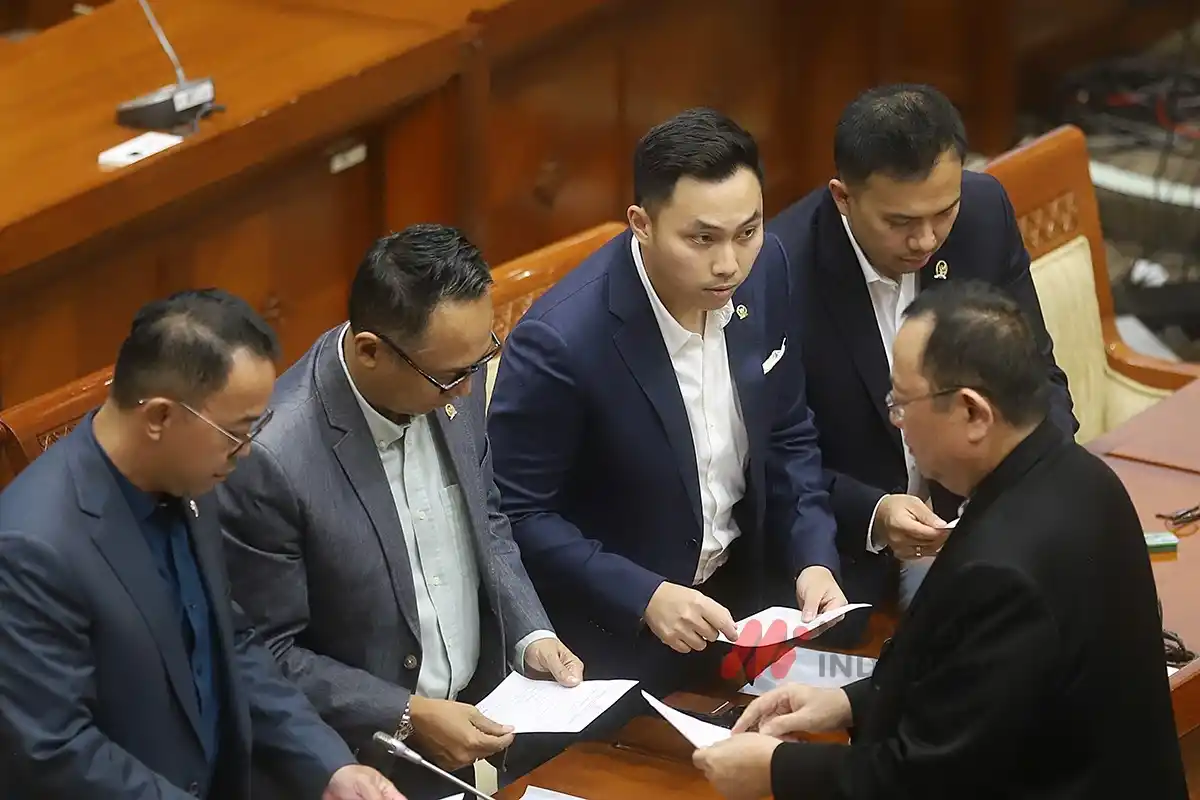 Proses pemilihan dan penetapan pimpinan KPK RI periode 2024-2029 di Komisi III DPR RI, Kamis (21/11/2024) (Foto: Dok MI/Charles Ulag)