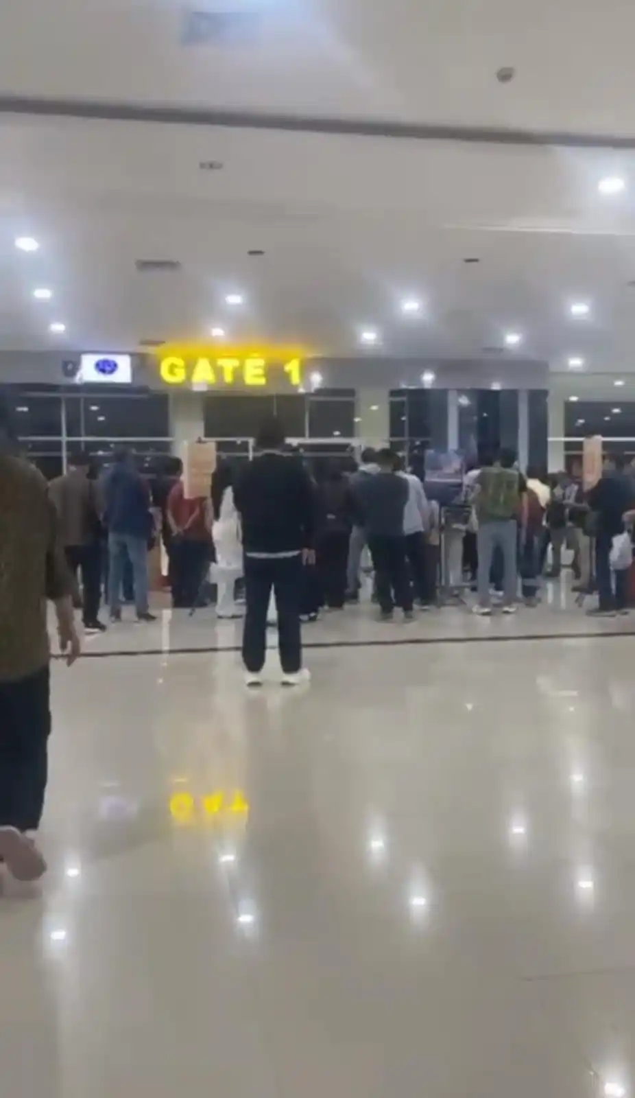 Kondisi Bandara Halu Oleo Di Saat Pesawat Super Air Jet Gagal Terbang. (Foto: Dok Ist)