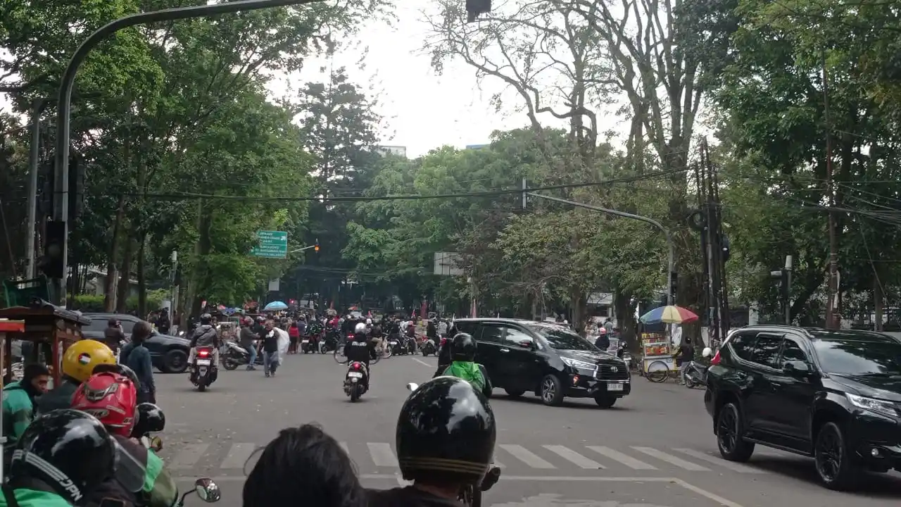 Kondisi di depan Gedung DPRD Jabar, di Jalan Diponegoro, Kota Bandung, Senin (1/9/2025) pada pukul 14.07 WIB. (Foto: MI/Sugiyanto).