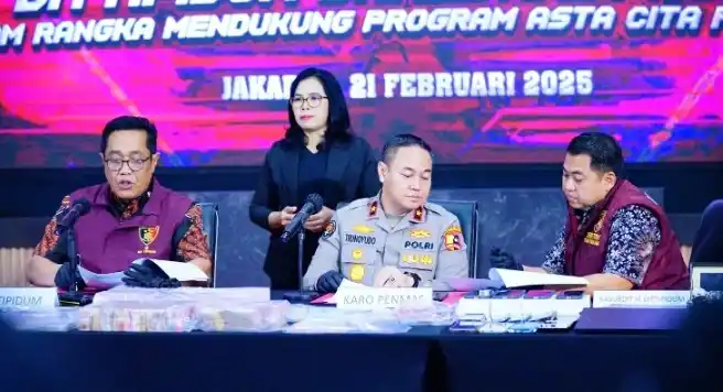 Konferensi Pers Pengungkapan Kasus Tindak Pidana Perjudian Online Jaringan Internasional (Foto: Repro)