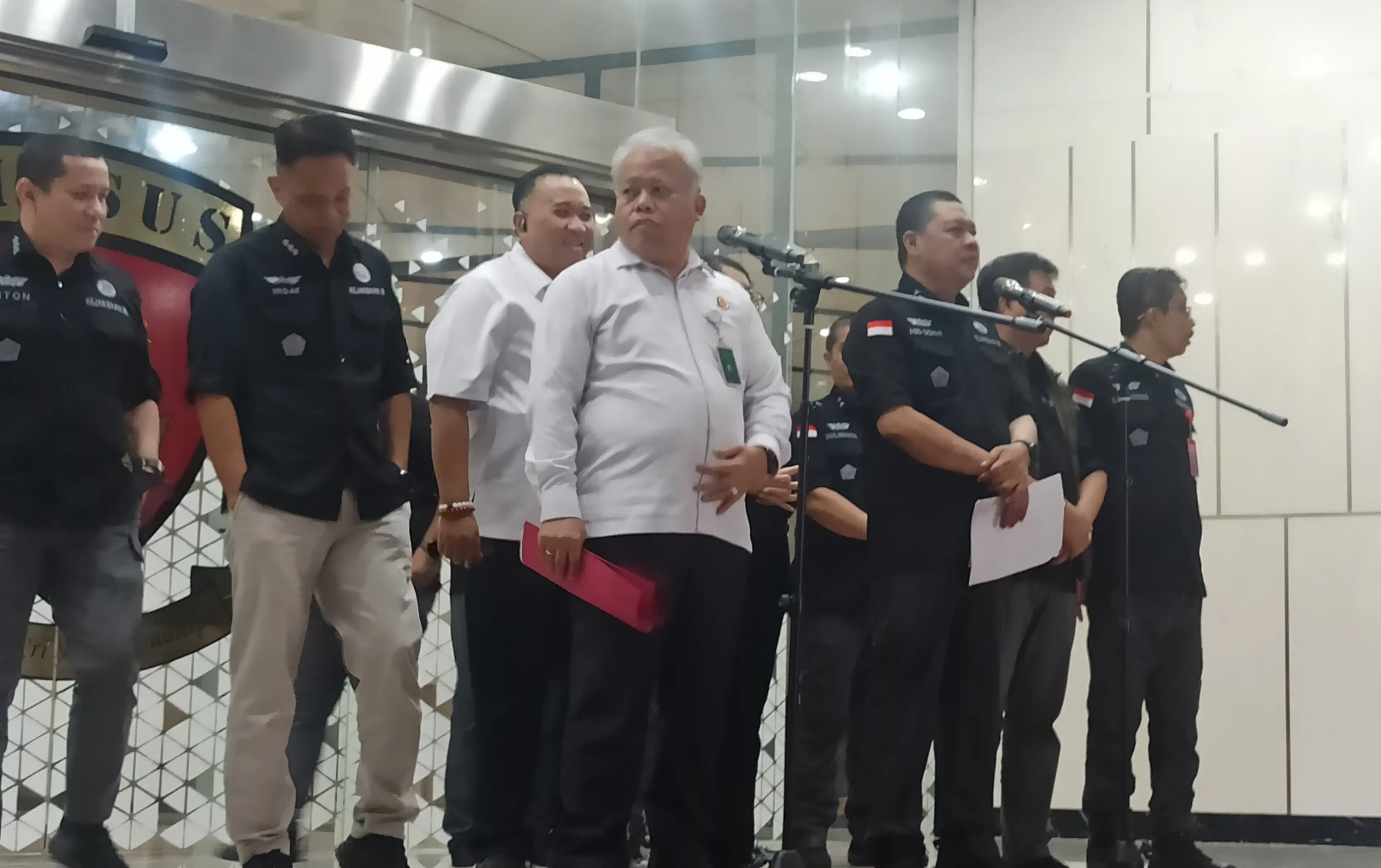 Konfrensi Pers Kejaksaan Agung (Kejagung) terkait kasus dugaan korupsi pengadaan laptop berbasis chromebook di Kemendikbudristek (Foto: Dok/MI/Alb)