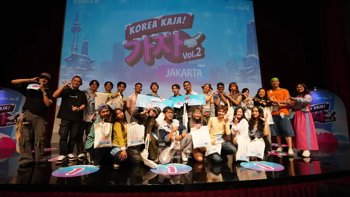 Telkomsel sukses menyelenggarakan by.U KOREA KAJA Vol.2 yang menghadirkan kompetisi Random Play Dance (RPD) terbesar di Indonesia, digelar di lima kota besar;Jakarta, Solo, Bandung, Surabaya, dan Bali. Progam ini menjadi wadah kompetisi bagi pecinta K-Culture untuk berekpresi dan menikmati hiburan bersama komunitas. [Foto: Doc. Telkomsel]