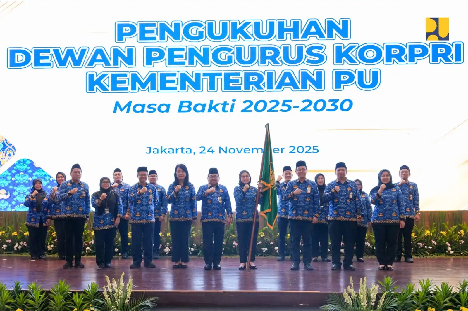Kementerian PU menguluhkan kepengurusan Dewan Pengurus KORPRI Kementerian PU masa bakti 2025-2030 . (Foto: PU)