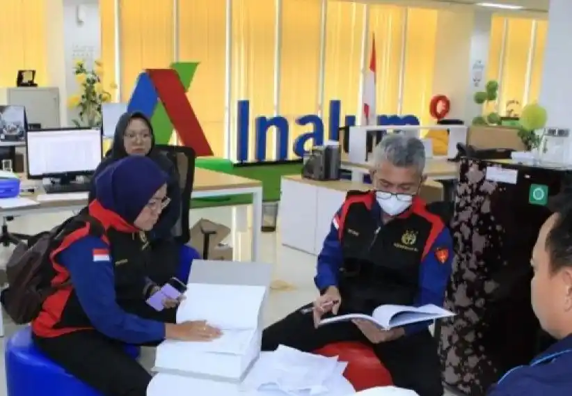 Tim Penyidik Pidsus Kejati Sumut melakukan penggeledahan di kantor PT Inalum yang berlokasi di kawasan Kuala Tanjung, Kabupaten Batu Bara, Sumatera Utara, Kamis (13/11/2025).