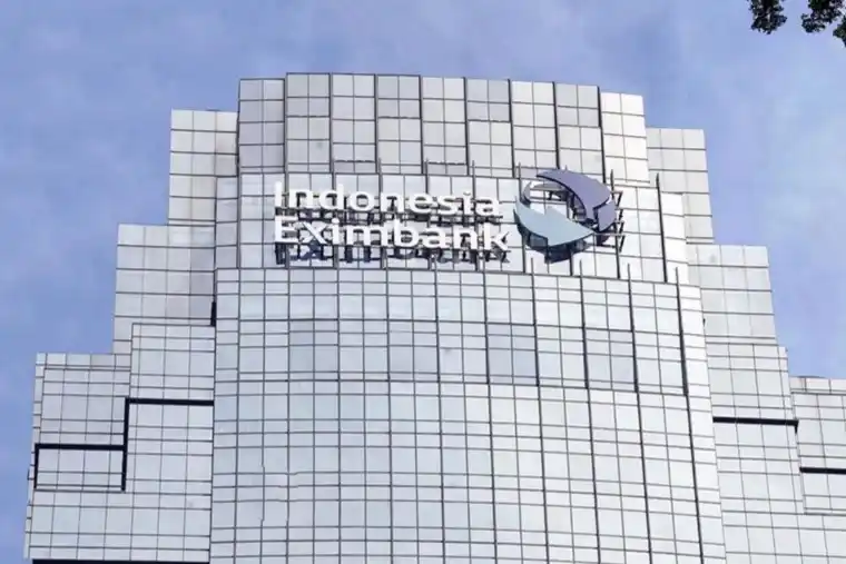 Temuan audit Badan Pemeriksa Keuangan (BPK) tahun 2019 yang mengungkap lemahnya tata kelola pembiayaan di Lembaga Pembiayaan Ekspor Indonesia (LPEI) kini terasa seperti alarm yang diabaikan. Lima tahun berselang, skandal dugaan korupsi pembiayaan ekspor menyeruak dengan nilai kerugian negara lebih dari Rp1 triliun dan USD49 juta. Nama pengusaha Hendarto menjadi terdakwa, sementara Anggota Komisi III DPR RI Mangihut Sinaga ikut terseret sorotan terkait penyitaan mobil dan hubungan utang-piutang dengan tersangka. KPK memastikan penyidikan belum selesai dan membuka peluang pengembangan perkara - LPEI (Foto: Dok MI)