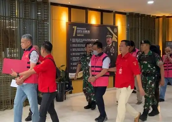 Kejaksaan Tinggi (Kejati) DKI menjerat sembilan tersangka kasus dugaan korupsi proyek fiktif di PT Telkom Indonesia (Persero). Ada sejumlah proyek fiktif yang nilai totalnya Rp 431 miliar.