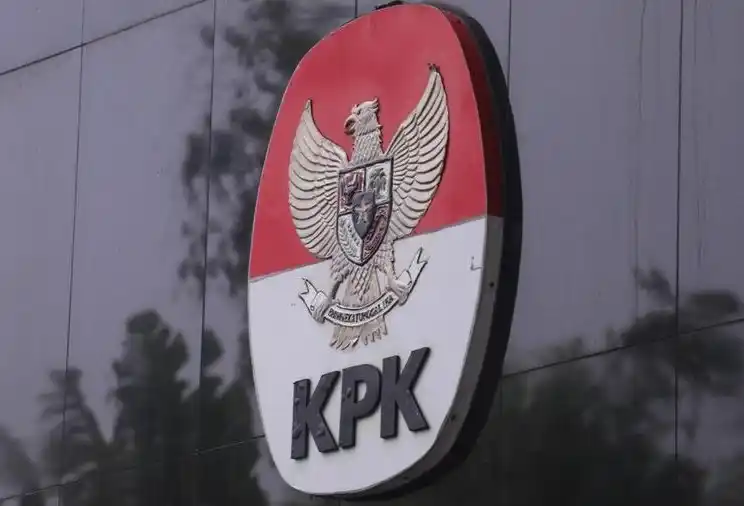 Komisi Pemberantasan Korupsi (KPK) berencana menerbitkan Surat Perintah Penyidikan (Sprindik) umum terkait kasus dugaan korupsi pengadaan makanan tambahan (PMT) untuk balita dan ibu hamil di Kementerian Kesehatan tahun 2016-2020. Sprindik umum dimaksud belum memuat nama-nama tersangka. Hal itu akan dicari dalam proses penyidikan berjalan.