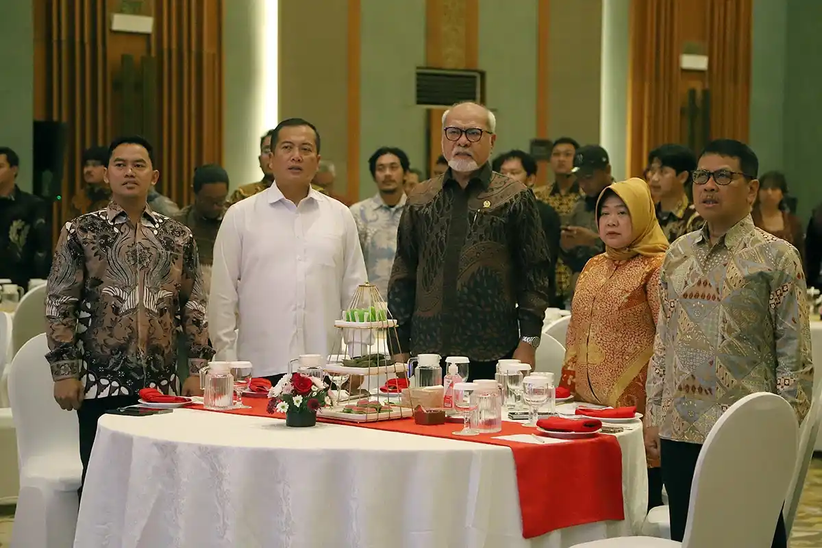 Ketua Badan Sosialisasi MPR, Abraham Lianto (baju hitam)
