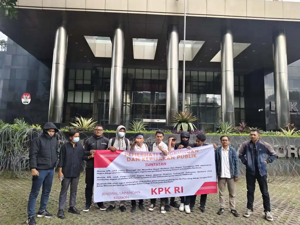 Lembaga Pemerhati Lingkungan dan Kebijakan Publik (LPLKP) telah melaporkan dugaan pembiaran aktivitas tambang ilegal Galian C di Kabupaten Bombana yang diduga kuat digunakan untuk kepentingan proyek pembangunan daerah. (Foto: Dok MI/Adelio Pratama)