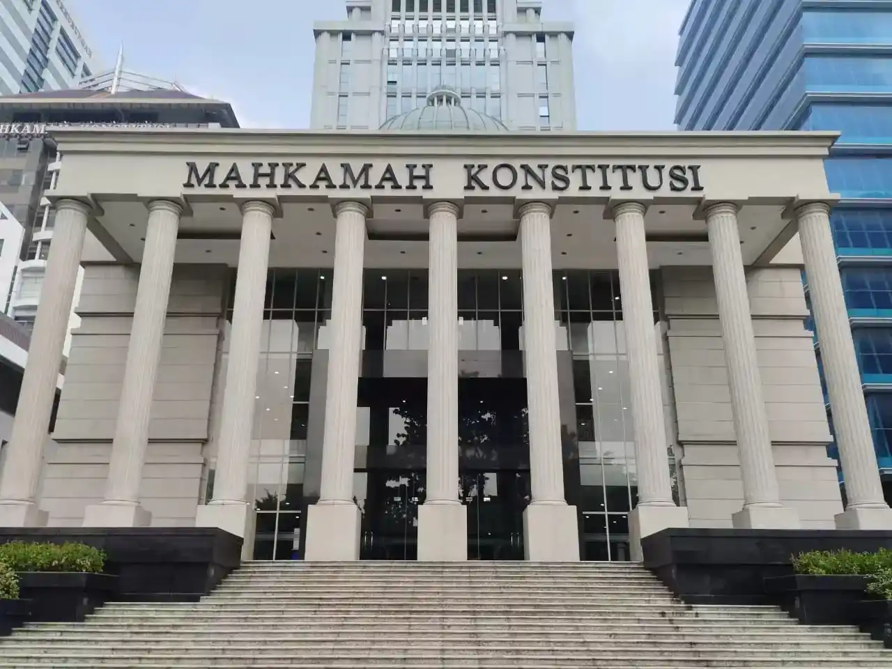 Gedung Mahkamah Konstitusi [Foto: Doc. MI]
