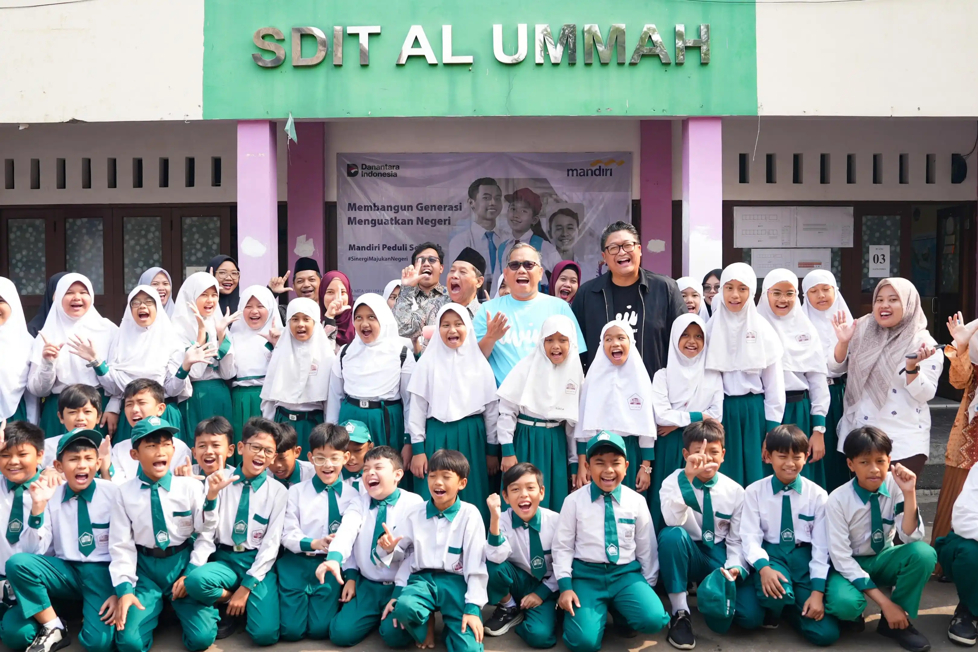 Mandiri Peduli Sekolah [Foto: Doc. Mandiri]