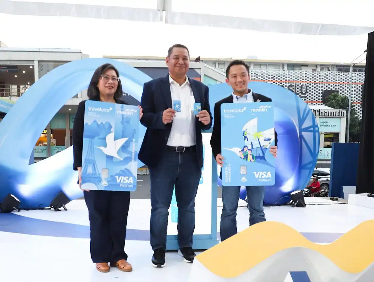 Bank Mandiri secara resmi meluncurkan kembali Mandiri Traveloka Card, dengan desain baru serta fitur yang menyasar gaya hidup digital dan kebutuhan perjalanan para nasabah. [Foto: Doc. Mandiri]