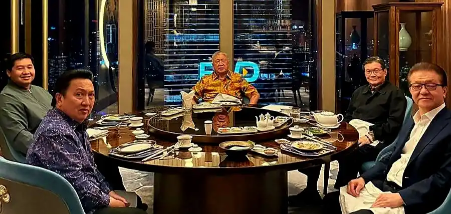 Pertemuan pengusaha Sugianto Kusuma alias Aguan, Prajogo Pangestu, Franky Oesman Widjaja,Boy Thohir, dengan politisi Maruarar Sirait (Foto: Istimewa)