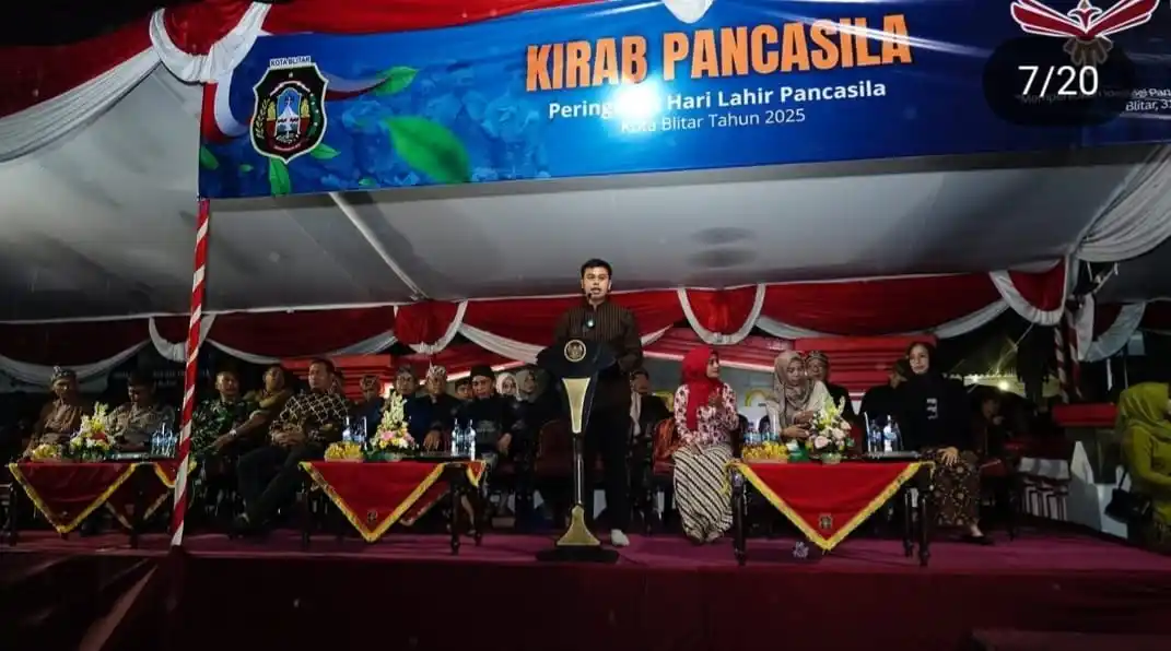 Mas Ibbin saat menyampaikan sambutan sebelum pemberangkatan peserta Kirab Pancasila. (dok/JK-MI)