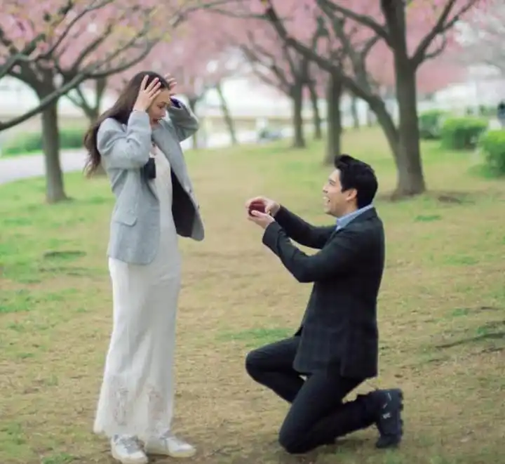 Momen Maxime Bouttier Melamar Luna Maya (Foto: Instagram)