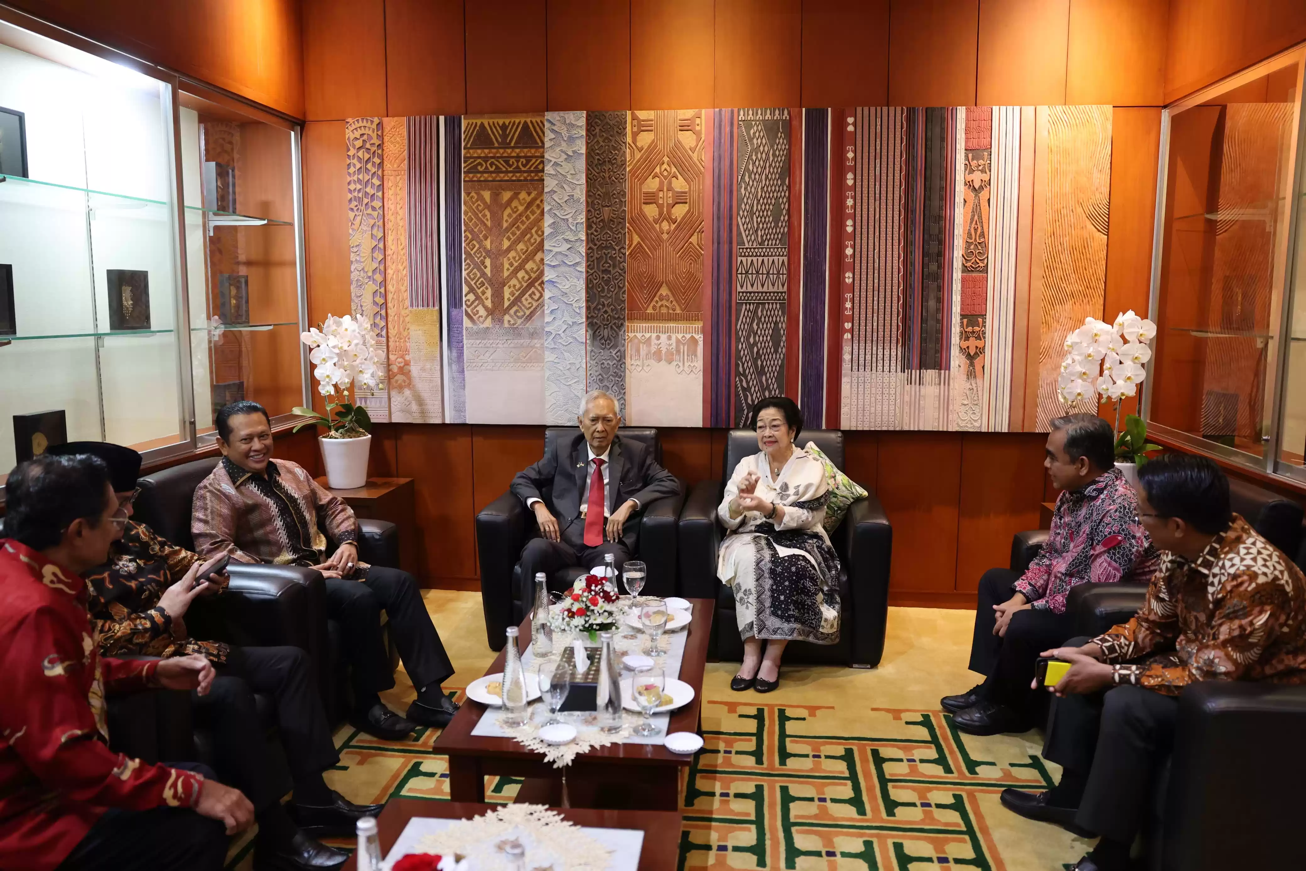 Keluarga Bung Karno Hadiri silaturahmi kebangsaan dan penyerahan surat Pimpinan MPR kepada keluarga Bung Karno tentang tidak berlakunya lagi TAP MPRS No. XXXII/MPRS/1967 (Foto: Istimewa)