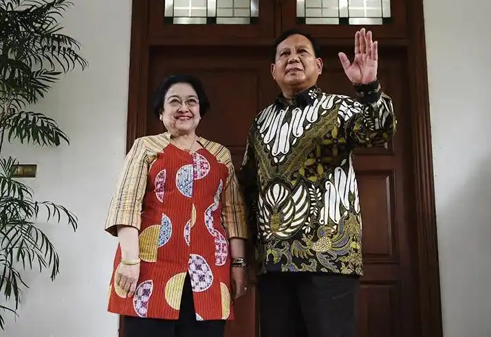 Ketua Umum PDI Perjuangan Megawati Soekarnoputri (kiri) dan Presiden Prabowo Subianto (kanan) (Foto: Ist)