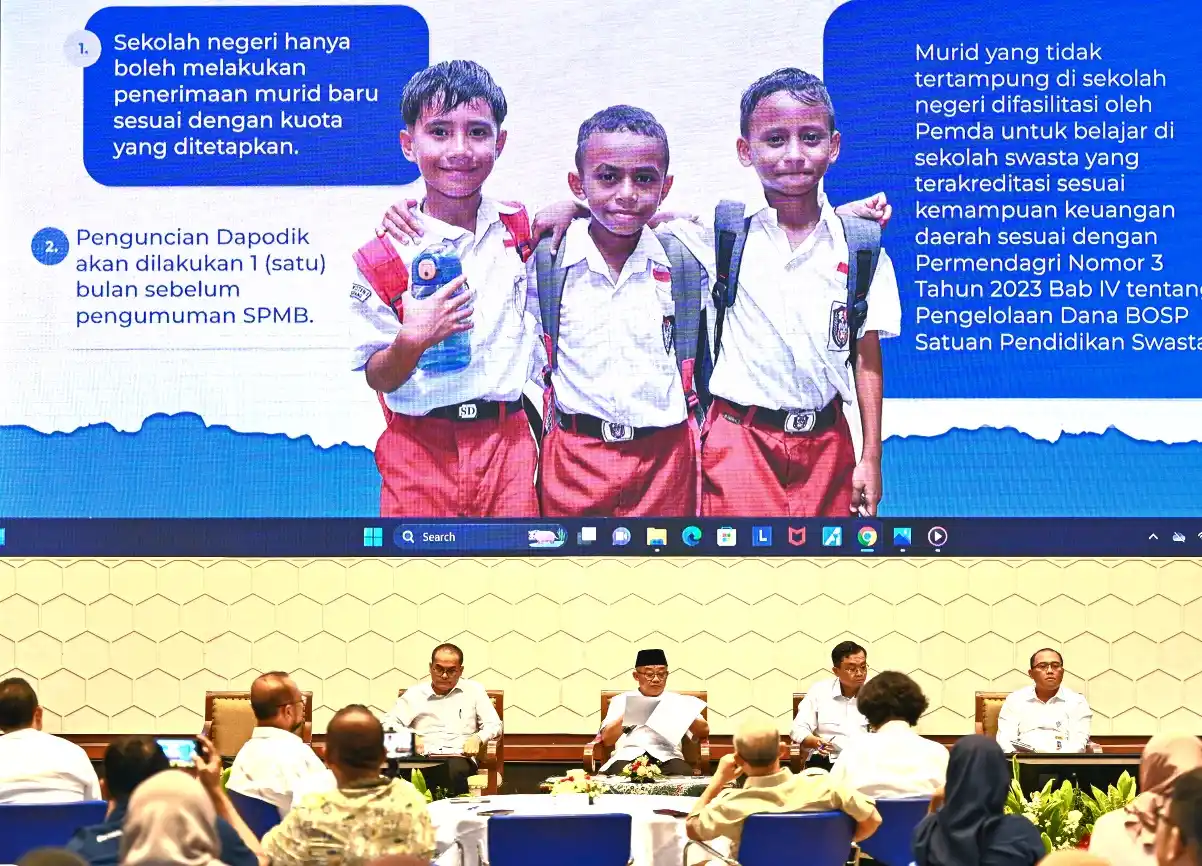 Mendikdasmen Abdul Mu'ti saat peluncuran Sistem Penerimaan Murid Baru (SPMB). (Foto: Rizal)